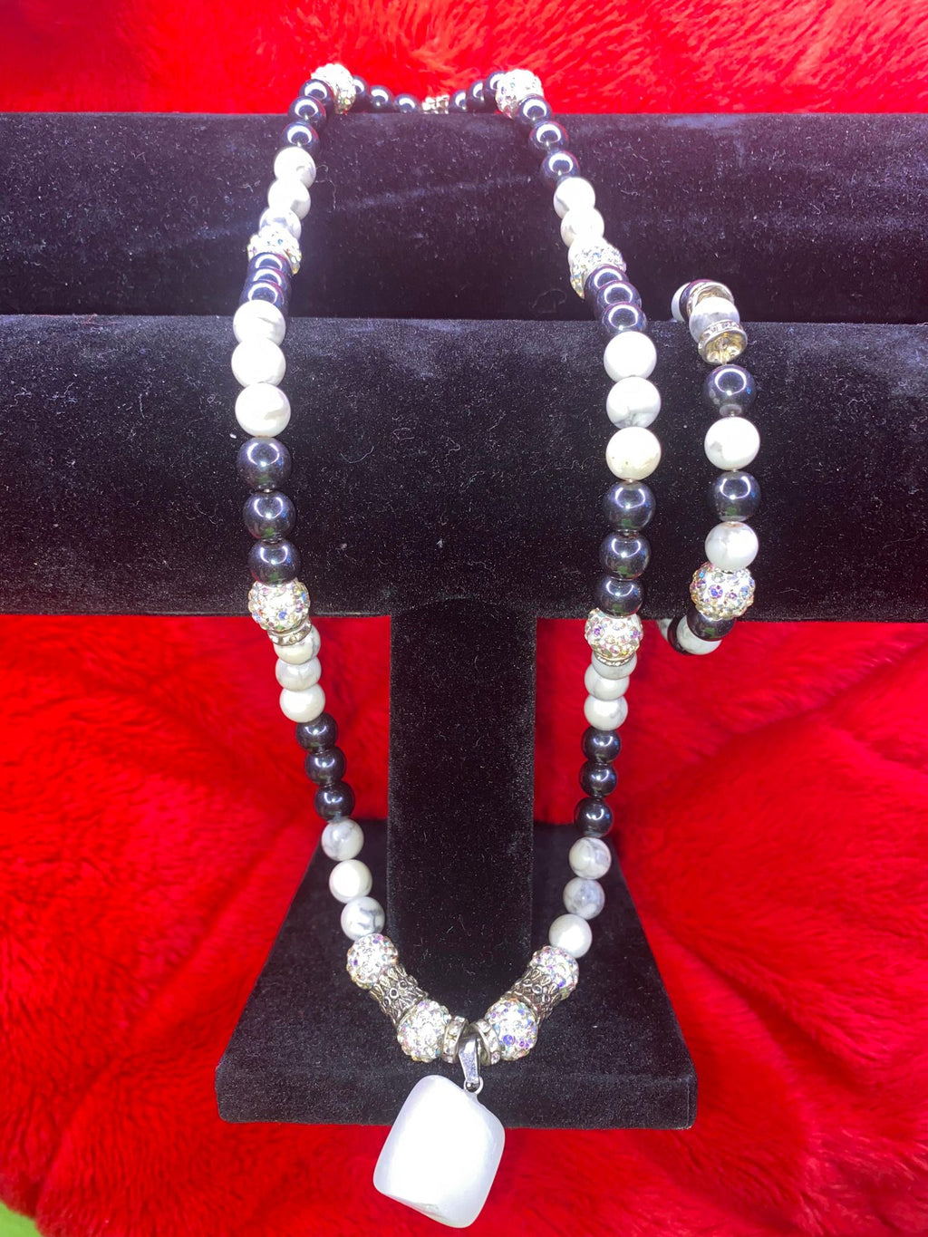 The Howling (Necklace & Bracelet Set)